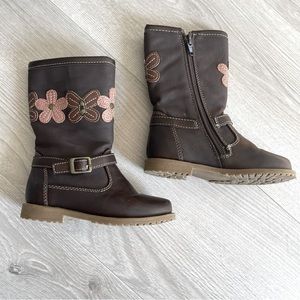 Falls Creek Kids Brown Boots. Size 7